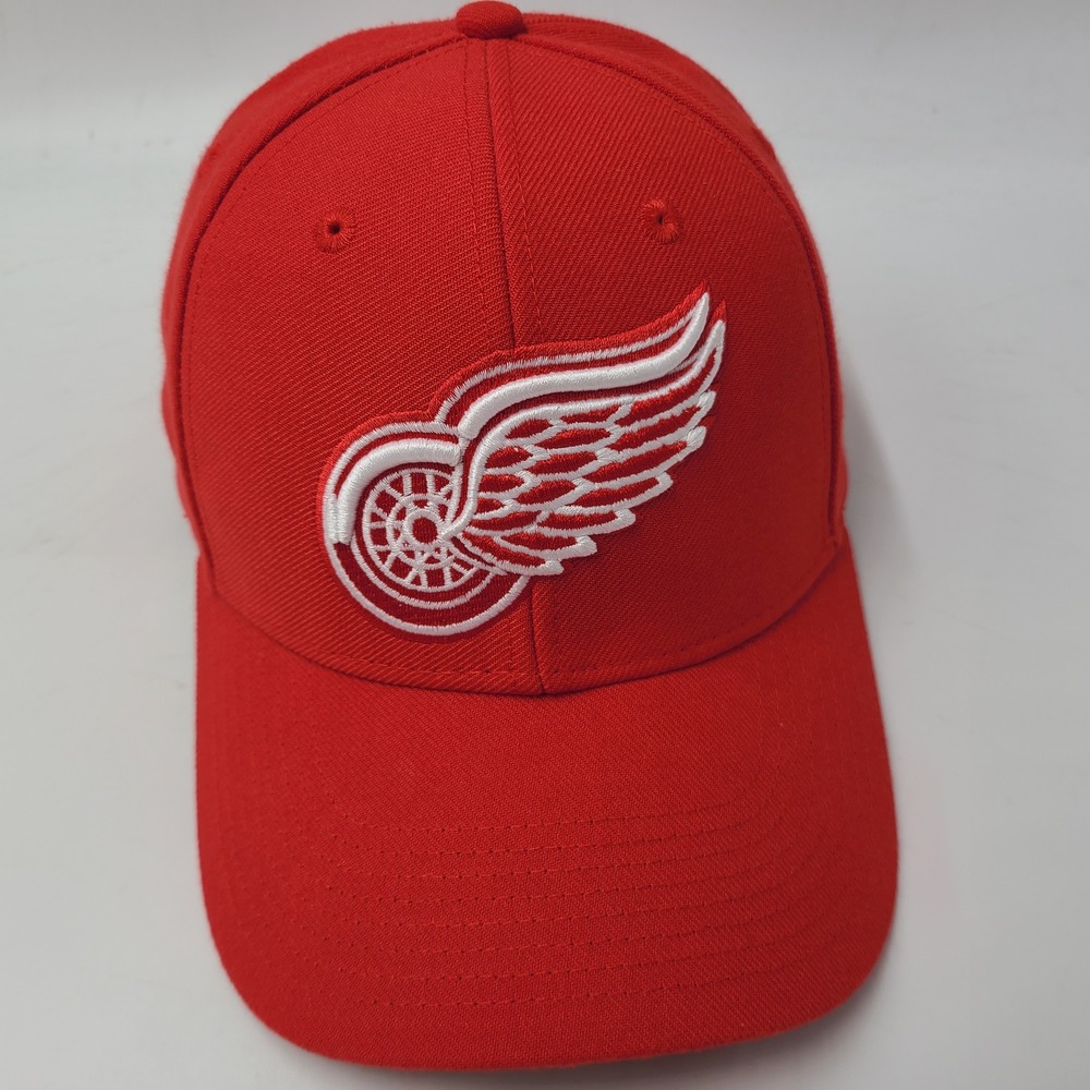 Detroit Red Wings Hat Adjustable Reebok Red White NHL Hockey Logo Casual Men